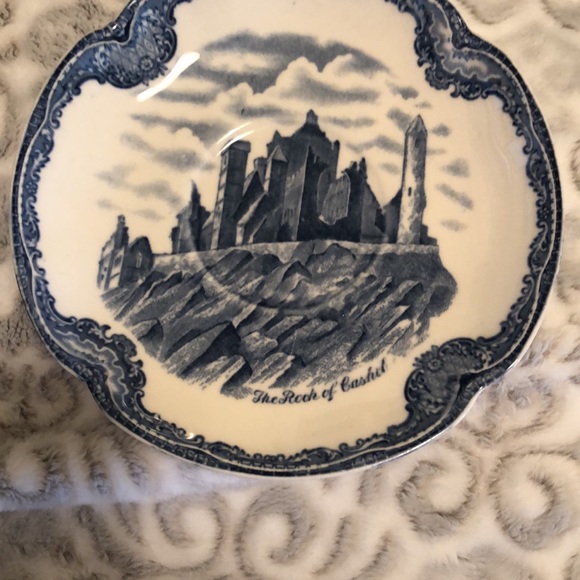 Set of Old Castles “The Rock of Cashel” Saucers - Picture 8 of 10